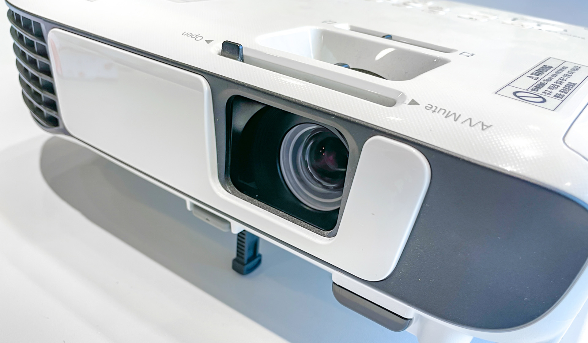 電子機器メーカー様向けの組立・製造に対応