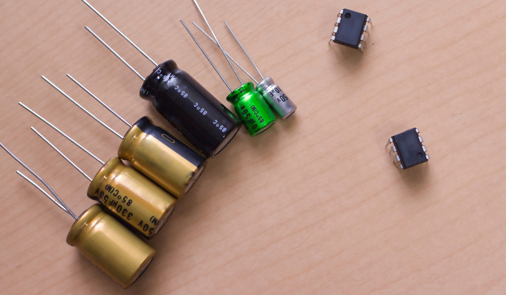 精密機器や小型ユニットの組立にも対応しています